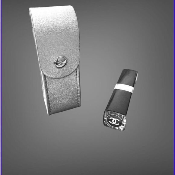 Chanel Silver Leather Lipstick Case - Picture 7 of 8